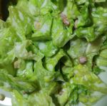 Sajtos joghurtos baconos saláta